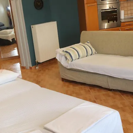 Evaggelie アパート